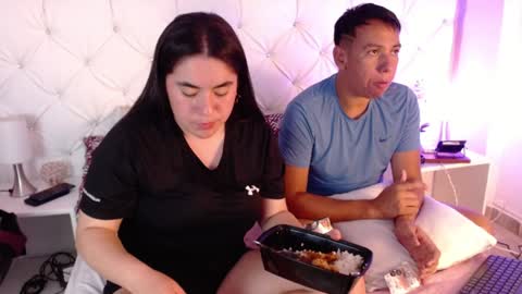 Snapshot of ryder_n_violet chatting on January 19, 2025, 4:01 am Ryder and Violet online show from January 19, 2025, 4:01 am