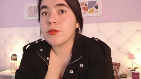 Snapshot of ryder_n_violet chatting on January 28, 2025, 3:25 am Ryder and Violet online show from January 28, 2025, 3:25 am