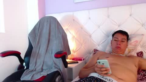 Snapshot of ryder_n_violet chatting on January 30, 2025, 2:38 am Ryder and Violet online show from January 30, 2025, 2:38 am
