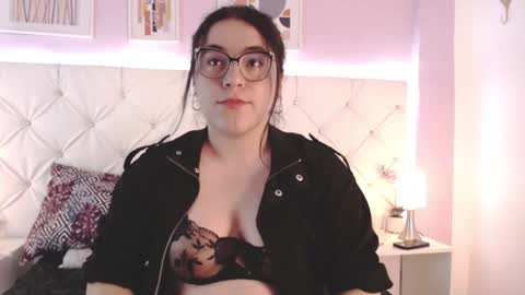 Snapshot of ryder_n_violet chatting on February 1, 2025, 9:43 am Ryder and Violet online show from February 1, 2025, 9:43 am