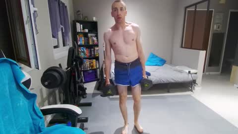 Snapshot of ryukukamifr chatting on November 7, 2025, 6:30 pm Ryuk FR online show from November 7, 2025, 6:30 pm