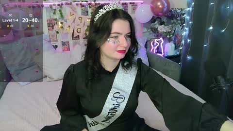 Snapshot of s_katekisa_ss chatting on December 7, 2024, 8:38 pm Kate online show from December 7, 2024, 8:38 pm