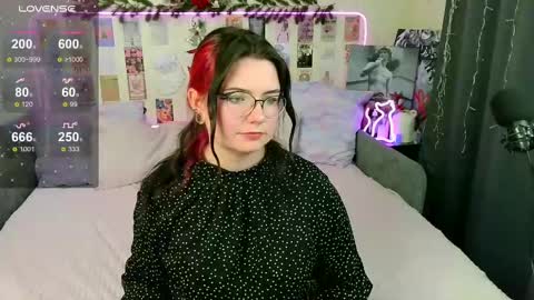 Snapshot of s_katekisa_ss chatting on February 10, 2025, 11:57 am Kate online show from February 10, 2025, 11:57 am