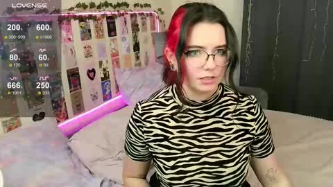 Snapshot of s_katekisa_ss chatting on February 26, 2025, 2:14 pm Kate online show from February 26, 2025, 2:14 pm