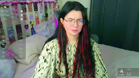 Snapshot of s_katekisa_ss chatting on September 24, 2025, 10:35 pm Kate online show from September 24, 2025, 10:35 pm