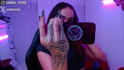 sabrina fox online show from January 16, 2026, 4:49 am