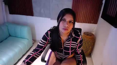 Snapshot of sabrina_hunt_ chatting on August 5, 2026, 4:04 am Sabrina online show from August 5, 2026, 4:04 am
