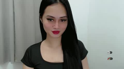 Snapshot of sabrina_inviting chatting on February 13, 2025, 10:43 pm Sabrina online show from February 13, 2025, 10:43 pm