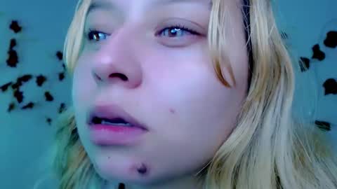 Snapshot of sabrinaexpositoxx chatting on March 8, 2025, 1:39 am SABRI online show from March 8, 2025, 1:39 am