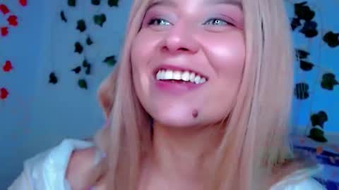 Snapshot of sabrinaexpositoxx chatting on March 9, 2025, 7:45 am SABRI online show from March 9, 2025, 7:45 am