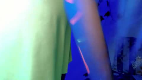 Snapshot of sabrinaexpositoxx chatting on March 11, 2025, 6:32 am SABRI online show from March 11, 2025, 6:32 am