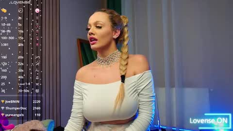Snapshot of sabrinajadex chatting on February 27, 2025, 1:38 pm SabrinaJade online show from February 27, 2025, 1:38 pm