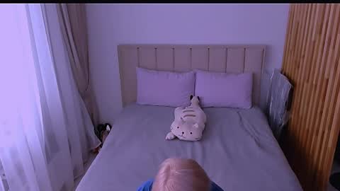 Sabrina MacMarren online show from April 3, 2026, 8:01 am