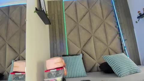 S A B R I N A  online show from December 19, 2025, 11:39 am