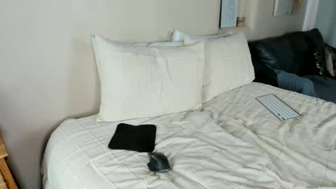 SabrinasShows online show from December 9, 2024, 7:50 pm