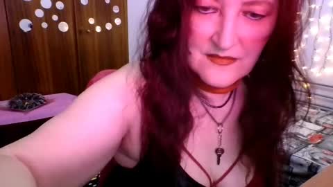 Snapshot of sabrinaxlovess chatting on May 1, 2026, 5:28 pm SabrinaXlovess online show from May 1, 2026, 5:28 pm