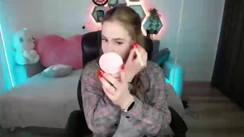 Snapshot of sabrinviolet chatting on April 26, 2026, 8:12 am Sabrina Violet online show from April 26, 2026, 8:12 am