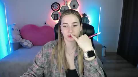 Snapshot of sabrinviolet chatting on May 25, 2026, 8:09 am Sabrina Violet online show from May 25, 2026, 8:09 am