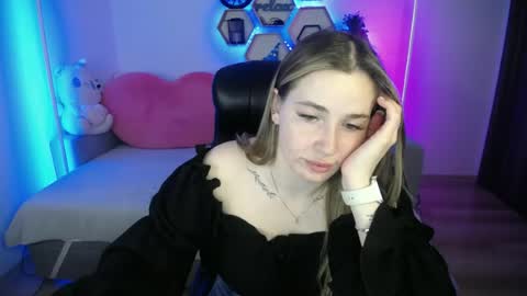 Sabrina Violet online show from July 1, 2026, 8:05 am