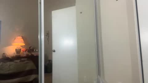 R online show from October 6, 2025, 5:05 am