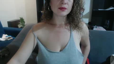 sacrletardiente online show from February 22, 2025, 1:57 pm