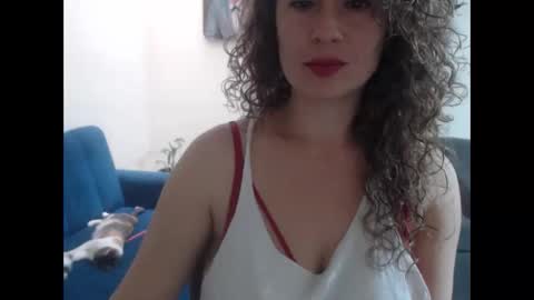 sacrletardiente online show from October 1, 2025, 5:41 pm