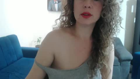 sacrletardiente online show from October 9, 2025, 1:20 pm