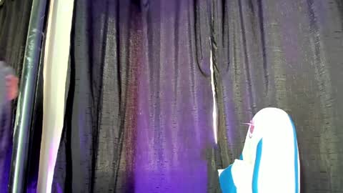 Cami online show from April 10, 2026, 6:34 pm