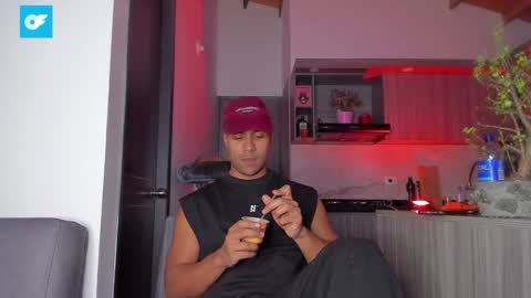 Snapshot of sag_1998 chatting on January 10, 2025, 2:57 am Sag online show from January 10, 2025, 2:57 am