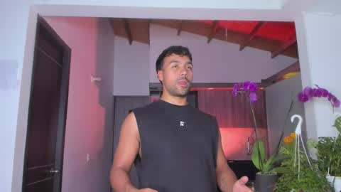 Snapshot of sag_1998 chatting on December 18, 2025, 1:55 am Sag online show from December 18, 2025, 1:55 am