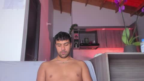 Snapshot of sag_1998 chatting on December 21, 2025, 11:45 pm Sag online show from December 21, 2025, 11:45 pm