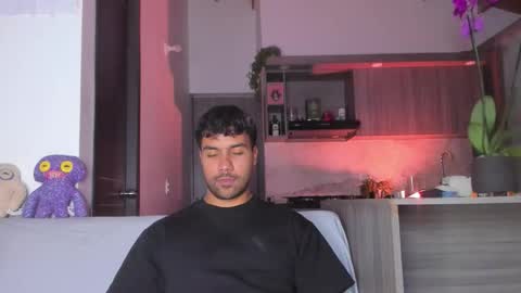 Snapshot of sag_1998 chatting on December 23, 2025, 1:14 am Sag online show from December 23, 2025, 1:14 am