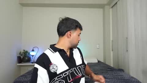 Snapshot of sag_1998 chatting on February 24, 2026, 8:18 pm Sag online show from February 24, 2026, 8:18 pm