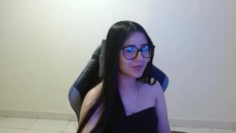 Sahaliefox  online show from January 17, 2026, 7:06 pm