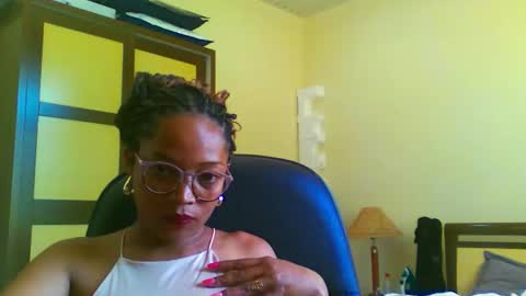 Snapshot of saida472627 chatting on December 5, 2025, 12:03 pm saida472627 online show from December 5, 2025, 12:03 pm