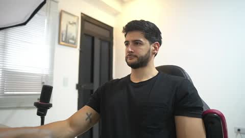 saimon  online show from April 1, 2026, 9:23 pm