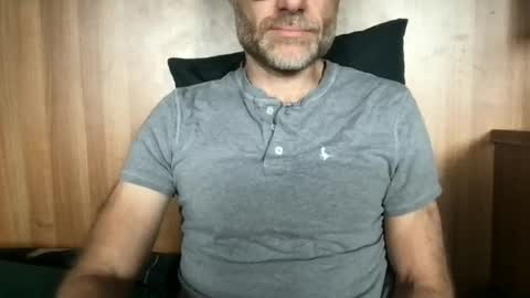 Snapshot of saint009 chatting on June 27, 2026, 9:03 am saint009 online show from June 27, 2026, 9:03 am