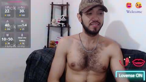 Snapshot of saint_castle chatting on September 30, 2025, 12:32 pm Saint Castle online show from September 30, 2025, 12:32 pm