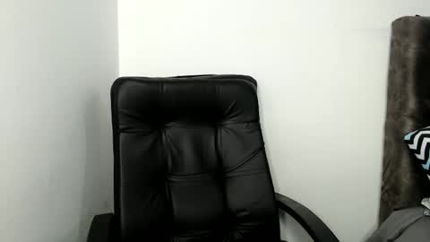 Sarah online show from December 18, 2025, 11:55 pm