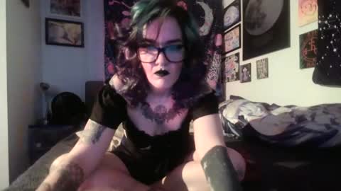 Snapshot of salemsslut chatting on December 18, 2024, 1:12 pm salemsslut online show from December 18, 2024, 1:12 pm