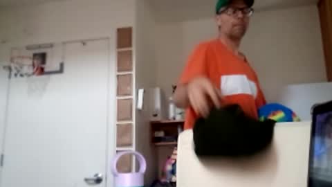 salis1981 online show from March 2, 2025, 8:40 pm