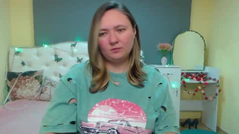 Snapshot of sallyverda chatting on April 21, 2026, 1:42 am Sally online show from April 21, 2026, 1:42 am