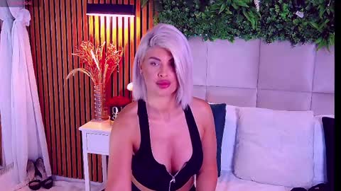 SalmaRoze online show from May 1, 2026, 5:01 am