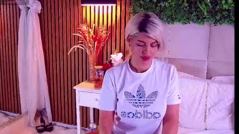 SalmaRoze online show from May 24, 2026, 3:11 am