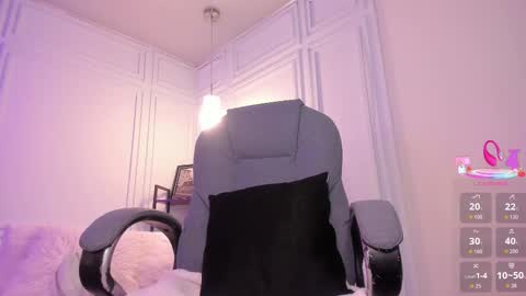 salome__evans online show from September 17, 2025, 1:35 pm