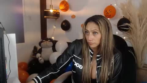 salome_drasin online show from October 31, 2025, 8:54 pm