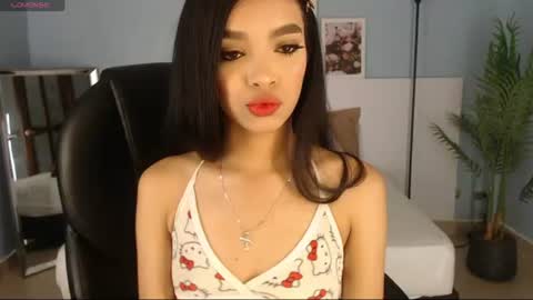 Snapshot of salome_veles chatting on June 19, 2026, 8:01 pm salome_veles online show from June 19, 2026, 8:01 pm