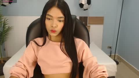 Snapshot of salome_veles chatting on July 16, 2026, 8:15 pm salome_veles online show from July 16, 2026, 8:15 pm