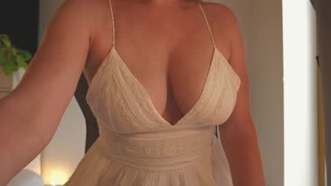 IsaBella-  online show from June 15, 2026, 12:18 pm