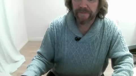 Snapshot of saltimbanquier chatting on December 10, 2024, 1:44 pm Saltimbanquier Salt ou Banquier online show from December 10, 2024, 1:44 pm